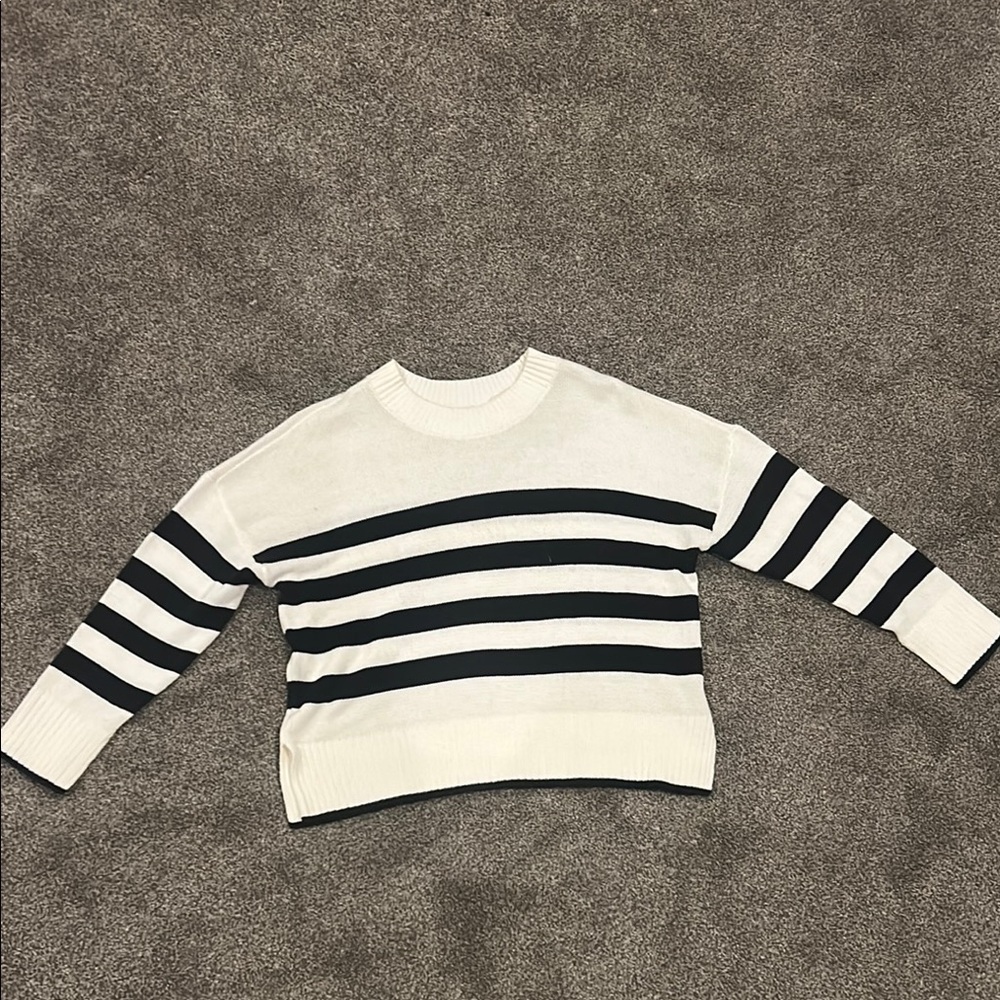 Sonoma Black and White Crew Neck Sweater Collection